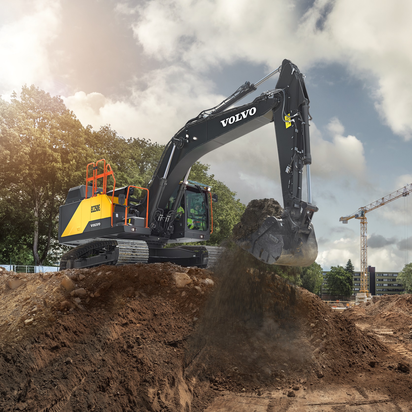 Altri Florestal reduces CO2 emissions with three new hybrid excavators